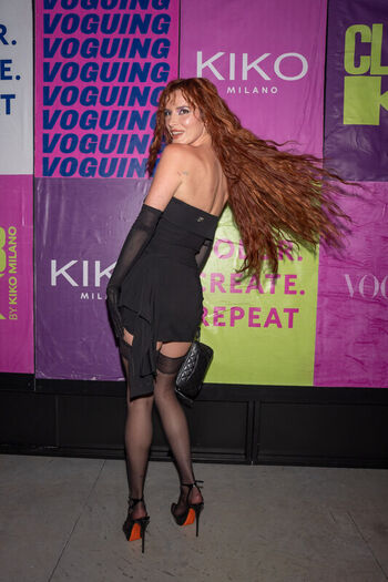 Full leaked Bella thorne  page private onlyfans photo