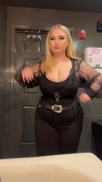 Full leaked Chaosbycallie private onlyfans photo