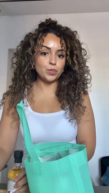 Full leaked Curlykams private onlyfans photo