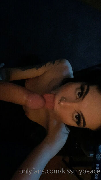 Full leaked Ellathrasher private onlyfans photo