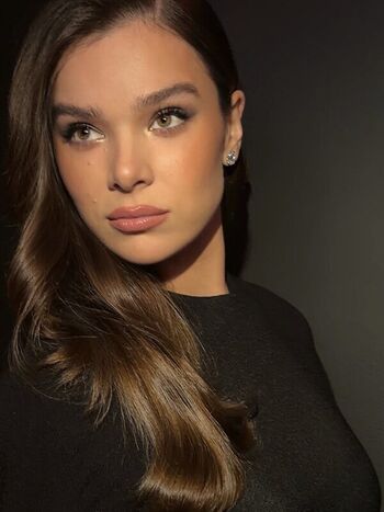 Full leaked Hailee steinfeld private onlyfans photo