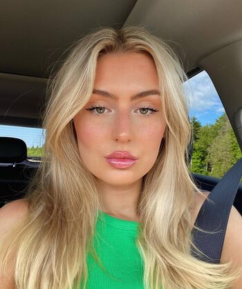 Full leaked Maggieehenry private onlyfans photo