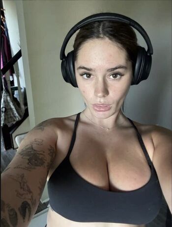 Full leaked Makenzie raine private onlyfans photo