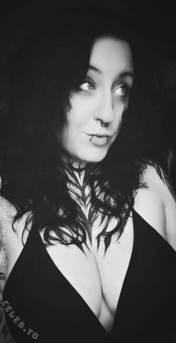 Full leaked Skelli private onlyfans photo