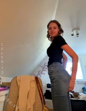Full leaked Sophiawestend private onlyfans photo